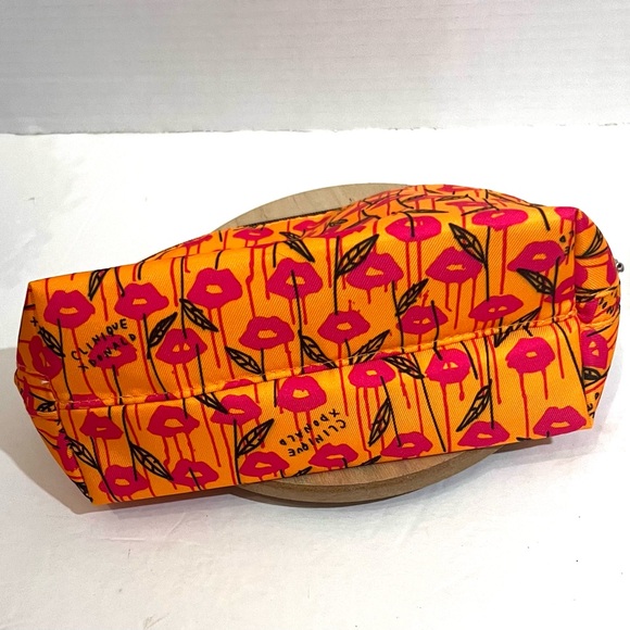 Clinique x Donald Pliner Cosmetic Bag NWOT - Picture 6 of 9